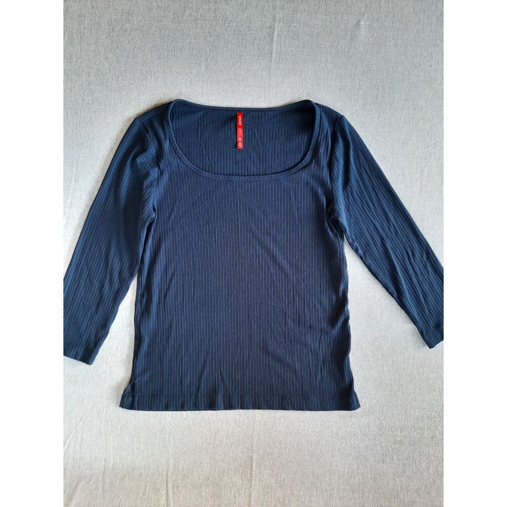 Spanx Women's Medium Black Ribbed Stretch Square-Neck Longsleeve Pullover Blouse